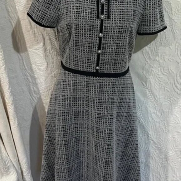 Karl Lagerfeld Jacquard Bow Neck Pearl Button Fit And Flare Dress, size 6 - Picture 16 of 16